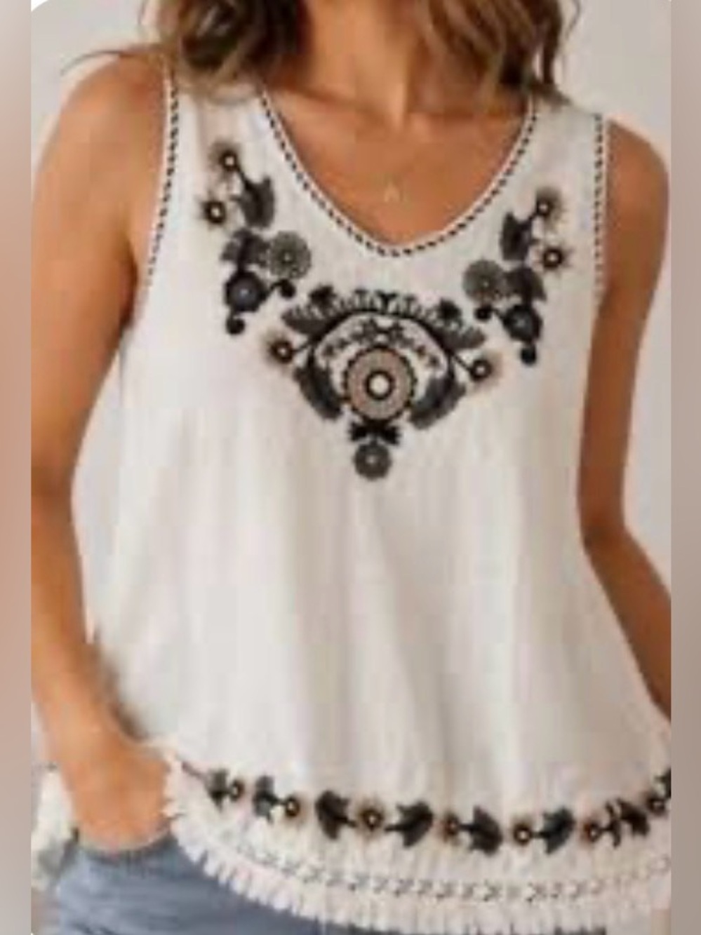 Max Studio XL Embroidered White Sleeveless V-Neck Top W/Fringe